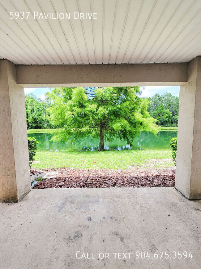 Building Photo - Emerald Preserve Townhome w/Pond Views