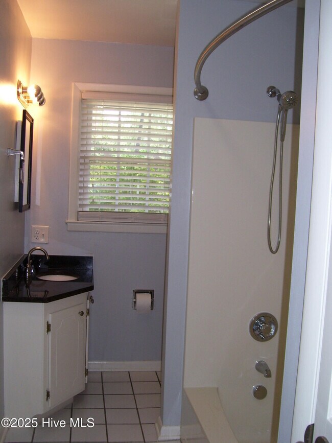 Building Photo - 355 Newton Dr