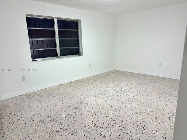 Building Photo - 1141 NW 32nd Ave