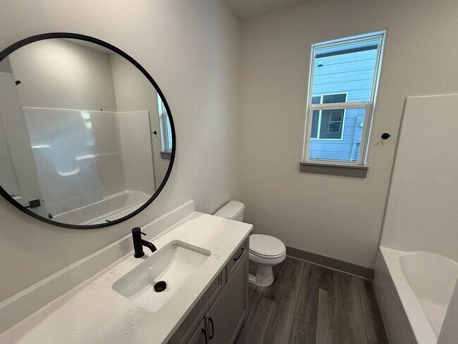 Building Photo - 5534 42nd St