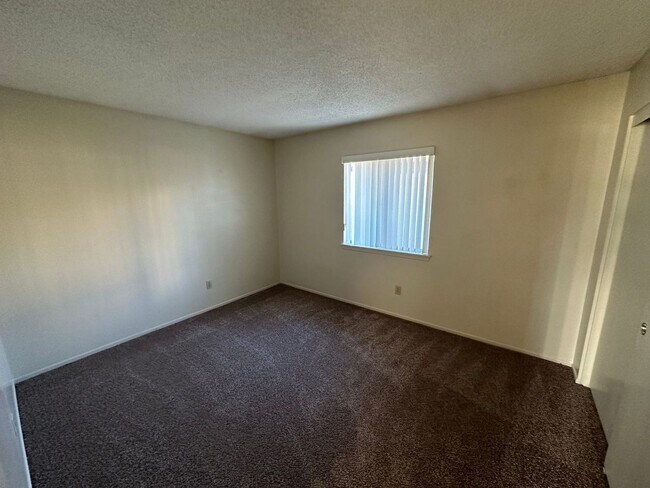 Building Photo - 15554 Bear Valley Rd