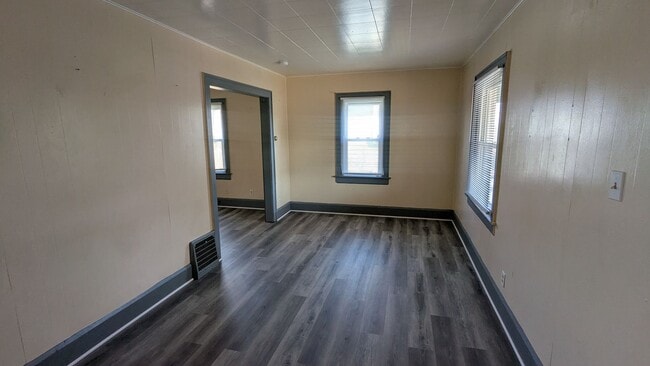 Building Photo - 3-Bedroom, 1-Bathroom Single Family Home for Rent in Akron, Ohio