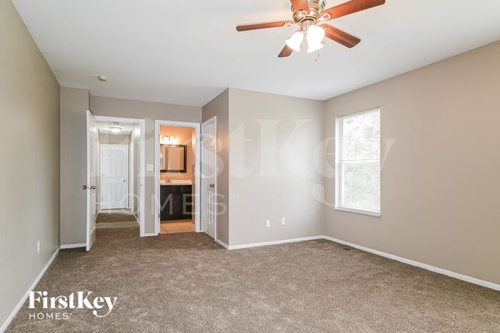 Building Photo - 16727 N Fork Ridge Dr