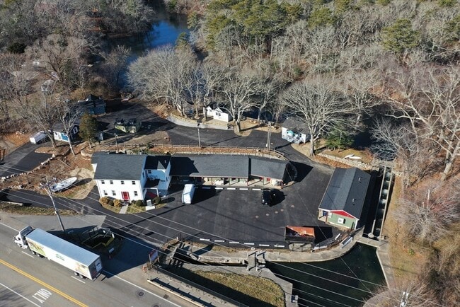 Building Photo - 825 Scenic Hwy