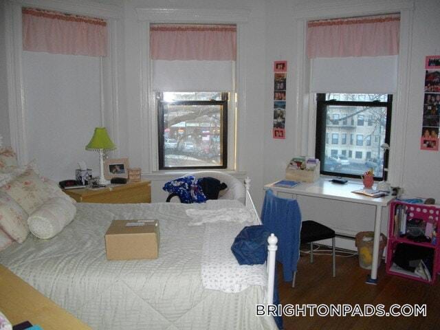 Building Photo - 1422 Commonwealth Ave