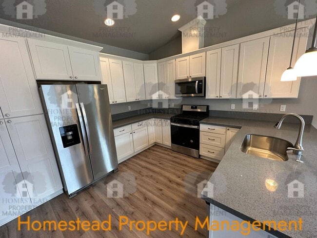 Building Photo - Happy Holidays from Homestead! Get 50% off one month of rent!