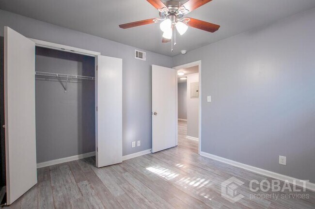 Building Photo - 271 Glen Iris Dr NE