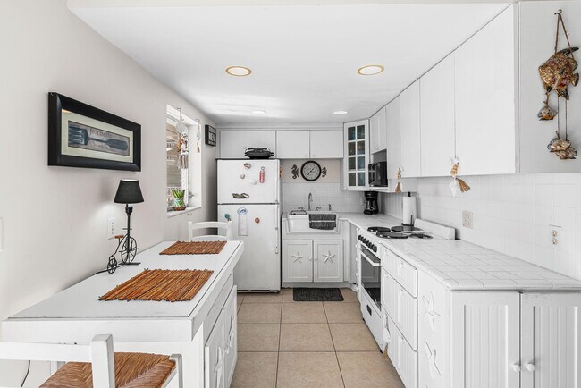 Building Photo - 3500 S Ocean Blvd