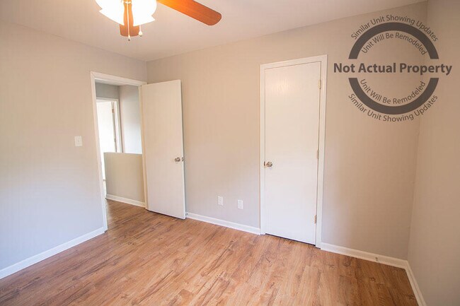 Building Photo - 4620 W Bainbridge Dr