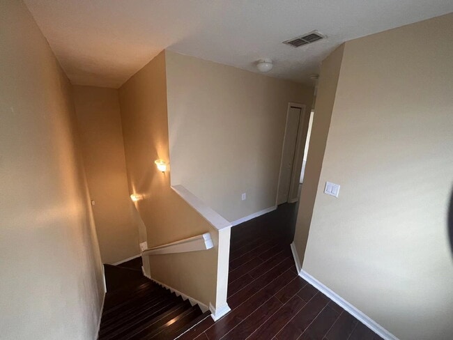 Building Photo - 8528 Sandpiper Ridge Ave