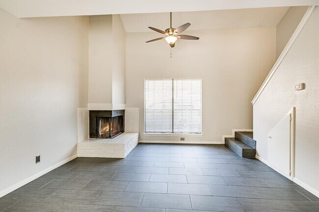 Building Photo - 5604 Woodrow Ave