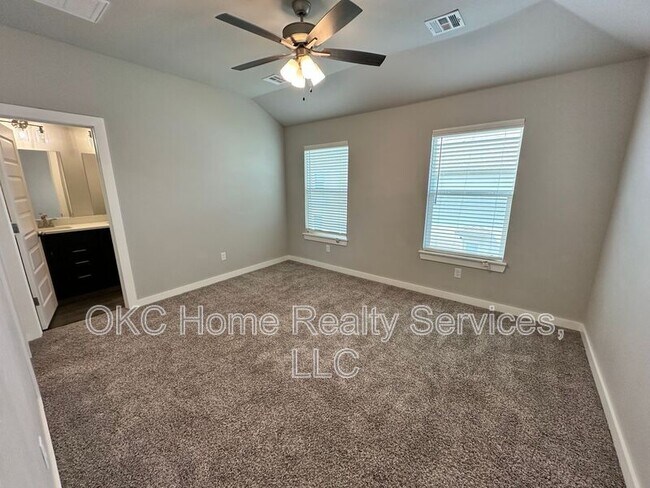Building Photo - 8925 NW 109th Terrace