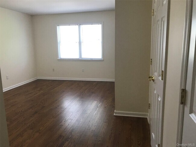 Building Photo - 110 2nd St