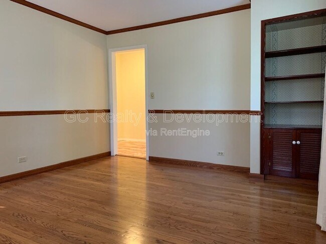 Building Photo - 87 W Surrey Ln