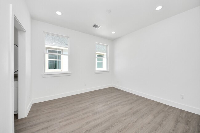 Building Photo - 9021 Spaulding St