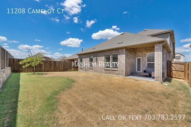 Building Photo - 11208 Camelot Ct