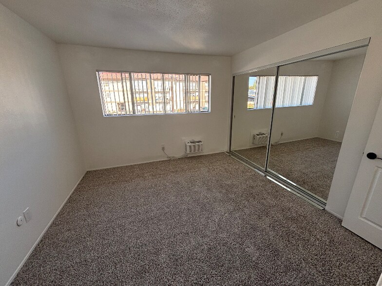 Building Photo - 1670 W Broadway