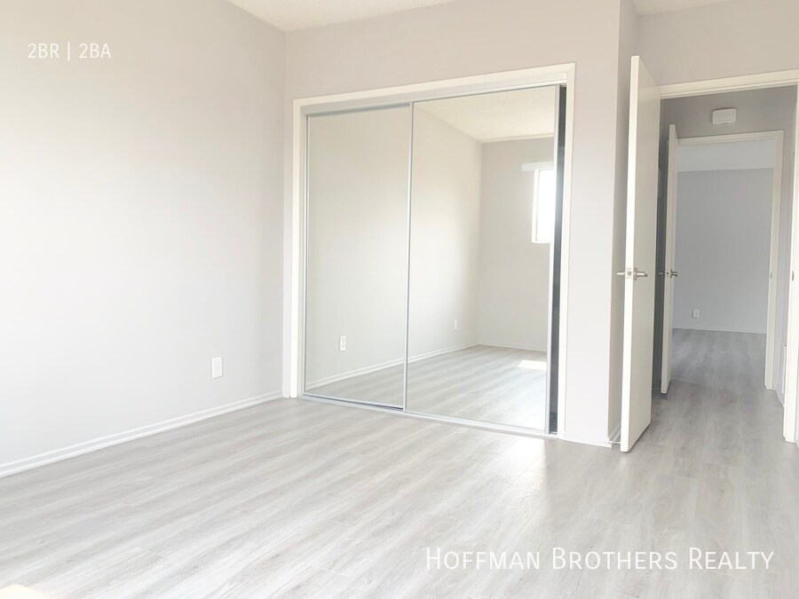 Building Photo - 1642 Barry Ave