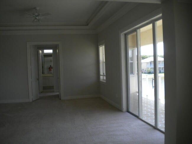 Building Photo - 9615 Shepard Pl