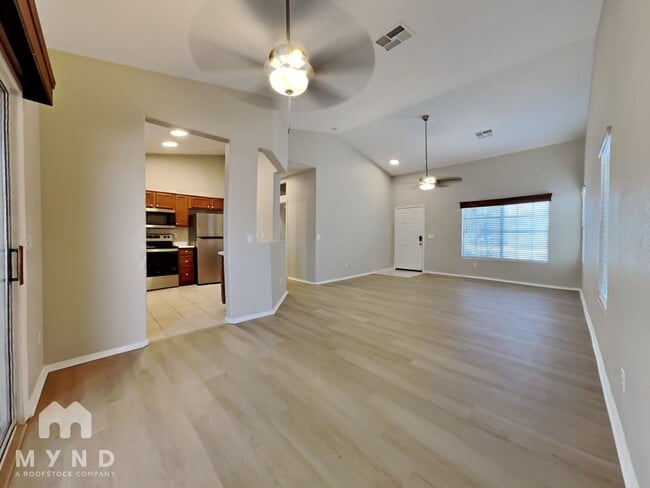 Building Photo - 17217 N Larkspur Ln