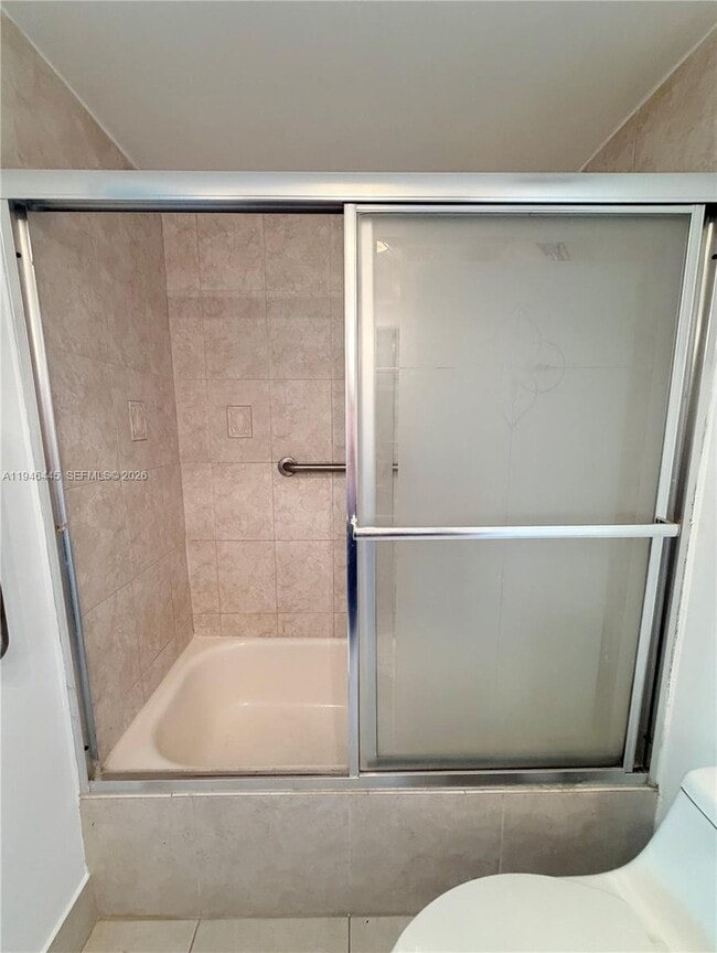 Building Photo - 919 Hillcrest Dr