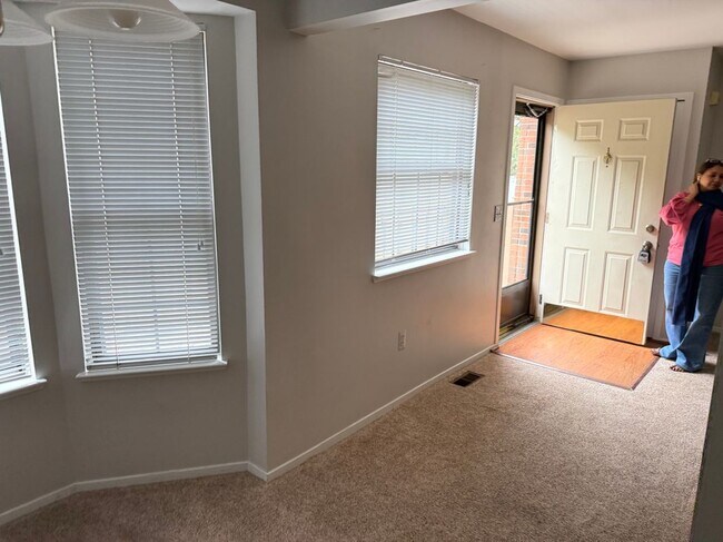 Building Photo - 43449 Arbor Way W