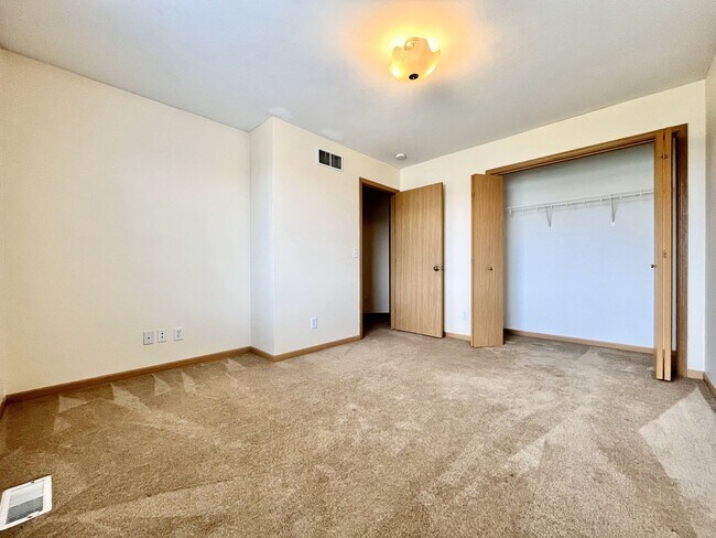 Building Photo - 2103-2105 Kinnrow Ave NW