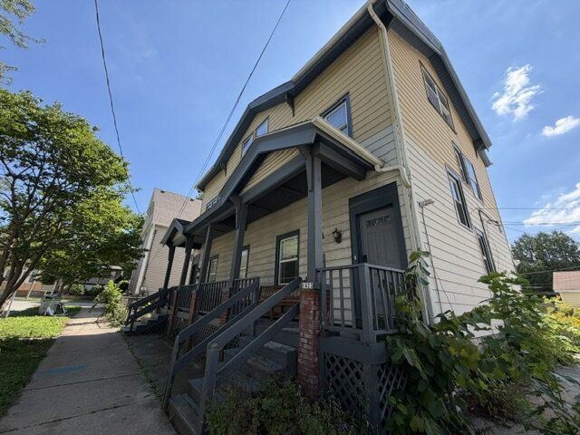 Building Photo - 1623 E Webster Pl