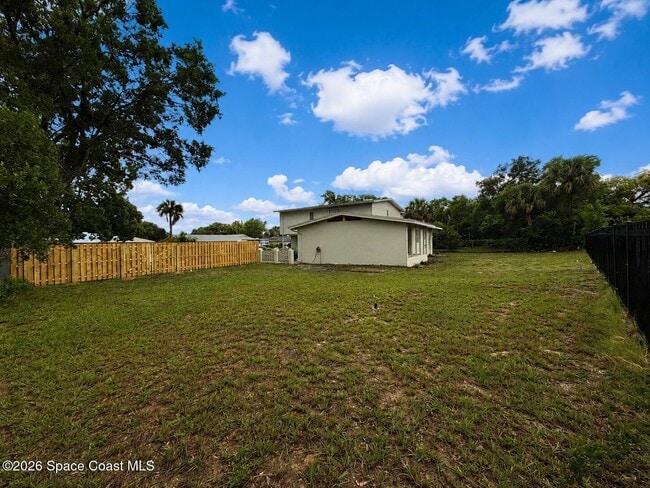 Building Photo - 3080 Royal Oak Dr