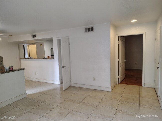 Building Photo - 5055 W Hacienda Ave