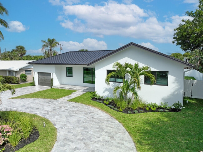 Building Photo - 1248 N Harbor Dr