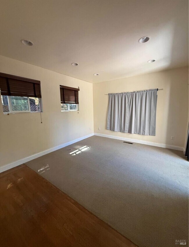Building Photo - 17 Romine Way