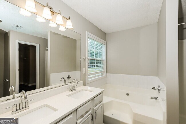 Building Photo - 11700 Flemming Ct