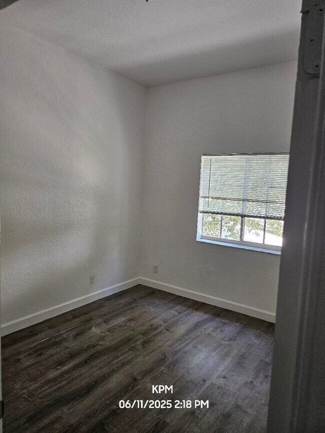 Building Photo - 1109 Colonial Palms Way