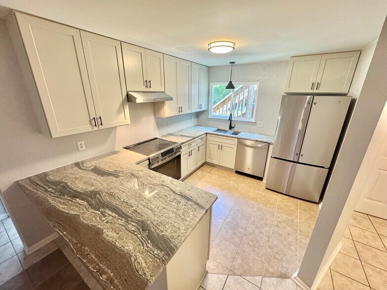 Building Photo - 5211 Lapaloma Ct
