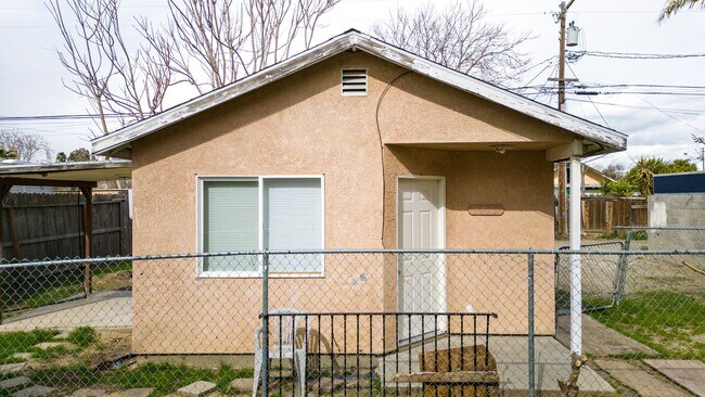 Primary Photo - 1435 Nadine Ave