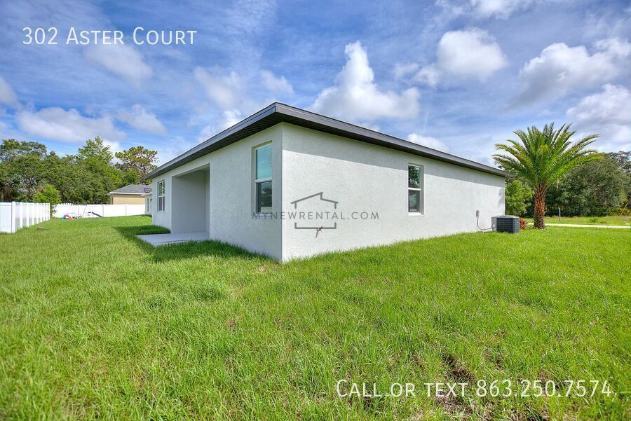 Building Photo - 302 W Aster Ct