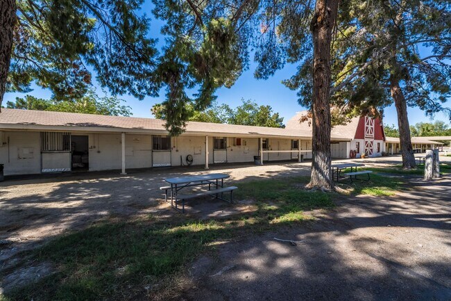 Building Photo - 7154 Ranchito Cir