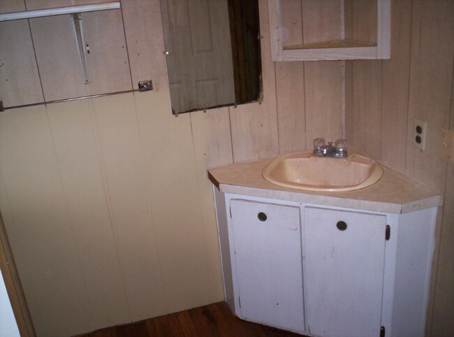 Building Photo - 547 Creekside Dr