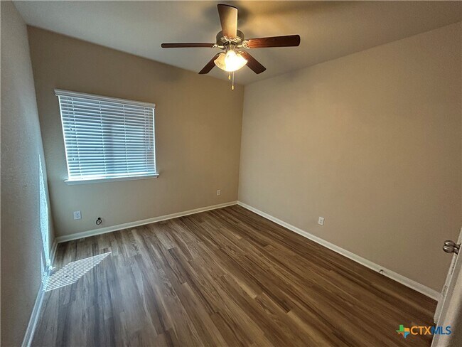 Building Photo - 3013 Sandstone Way