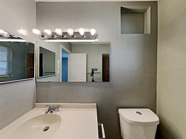 Building Photo - 6420 Scottsdale Dr