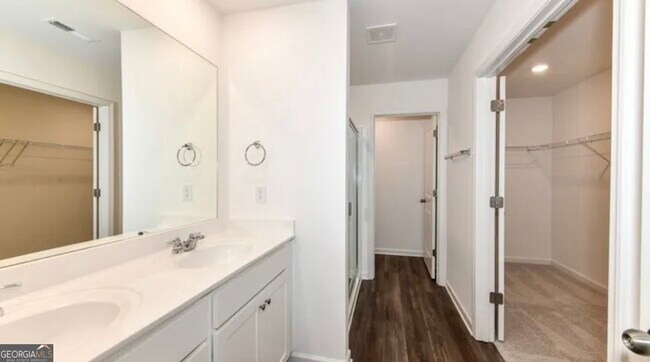 Building Photo - 13037 Buck Rdg Ln