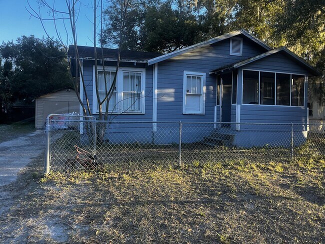 Building Photo - 444 Duray St