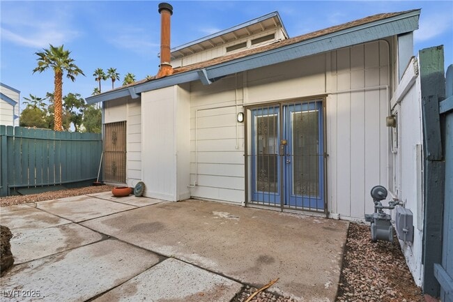 Building Photo - 4039 Village Square