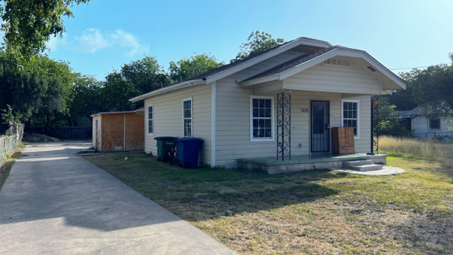 Building Photo - 1335 Jewett St