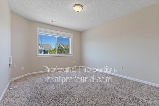 Building Photo - 20176 SW Bernice Ln