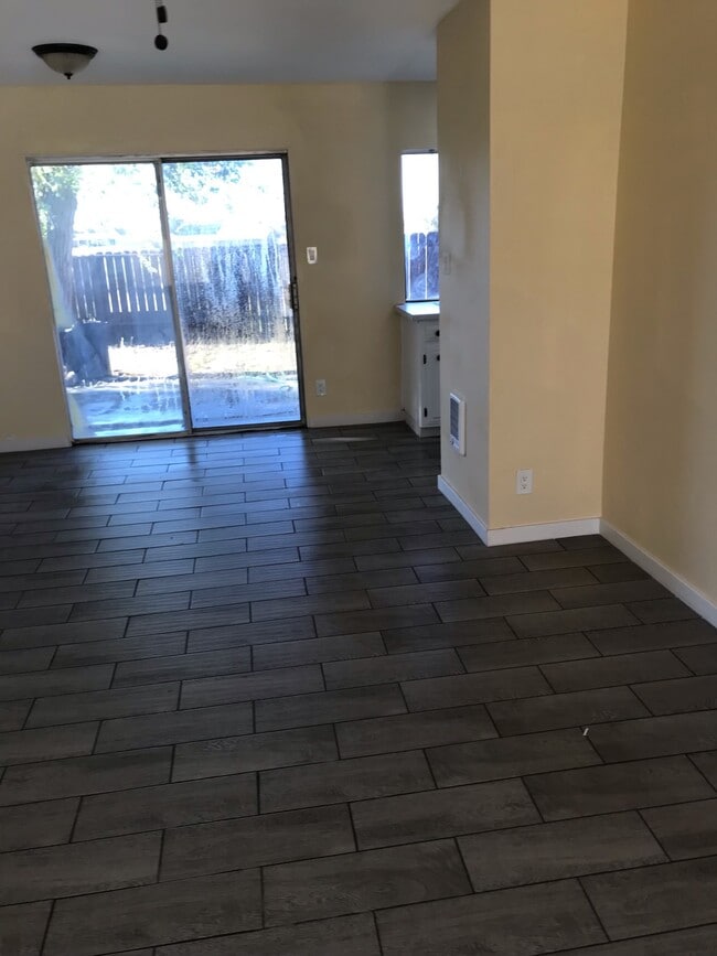 Building Photo - 10841 Jeremy Dr