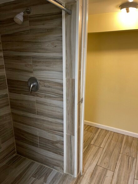 Building Photo - 2309 Avalon Ave