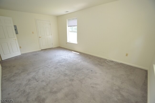 Building Photo - 21 Jenny Lind St