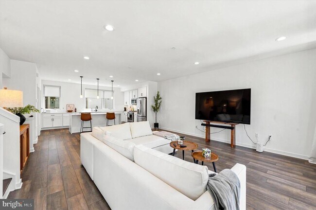 Building Photo - 3005 Birchview Walk